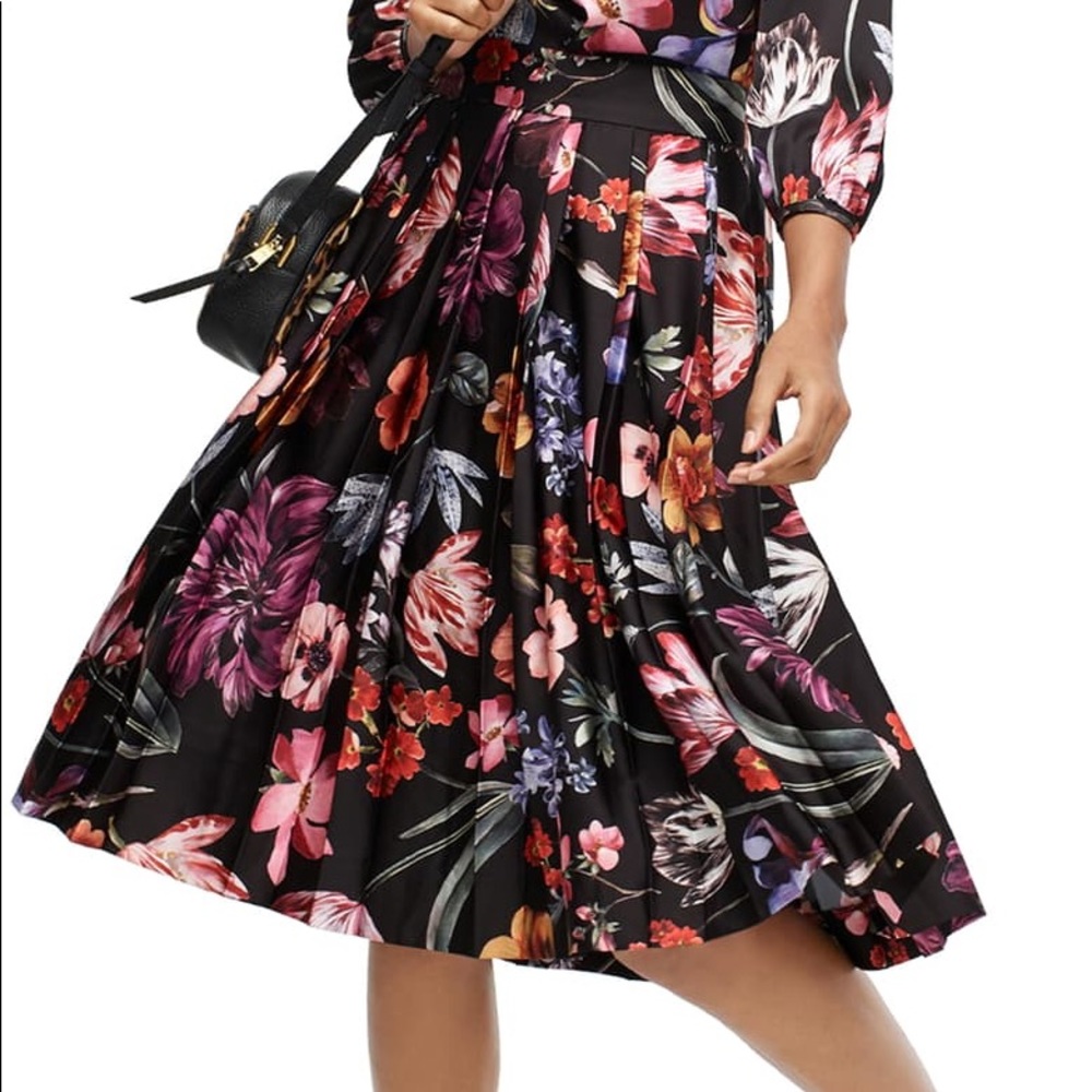 Pleated skirt